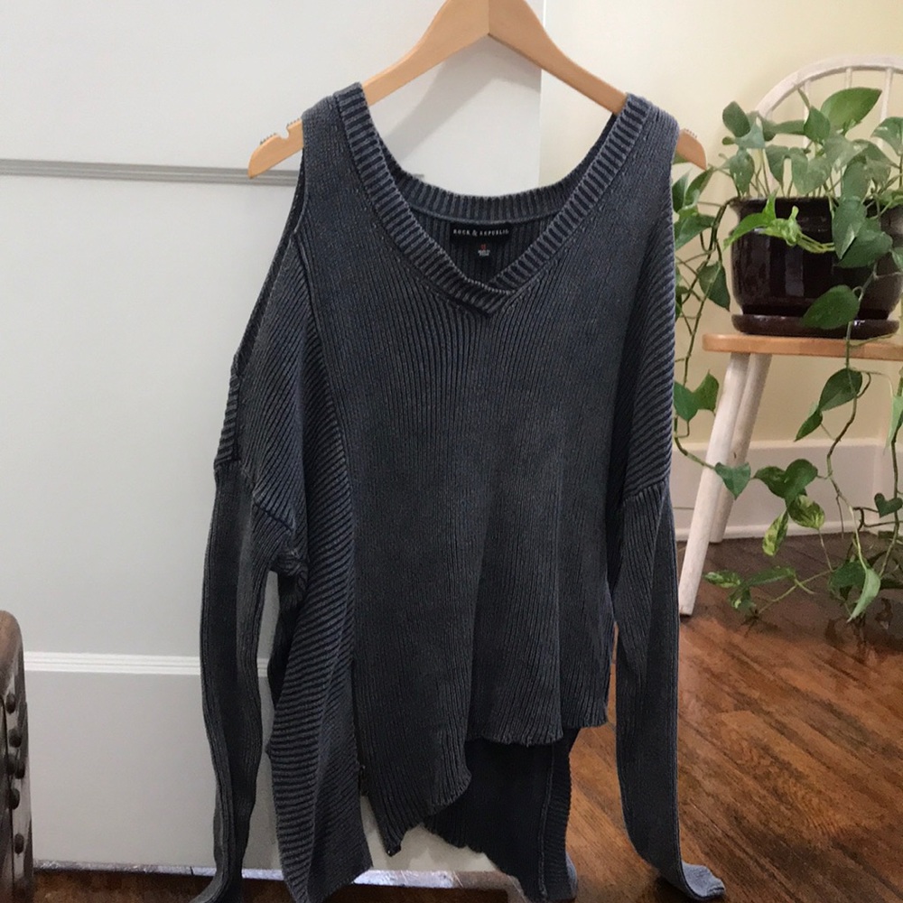 coldshoulder asymmetrical vintage-wash sweater